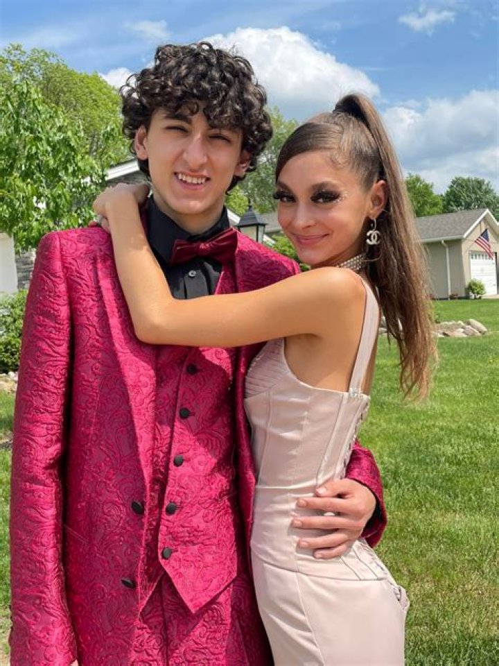 Anthony Kiedis' Young Love: A Deeper Look Into His 19-Year-Old Girlfriend