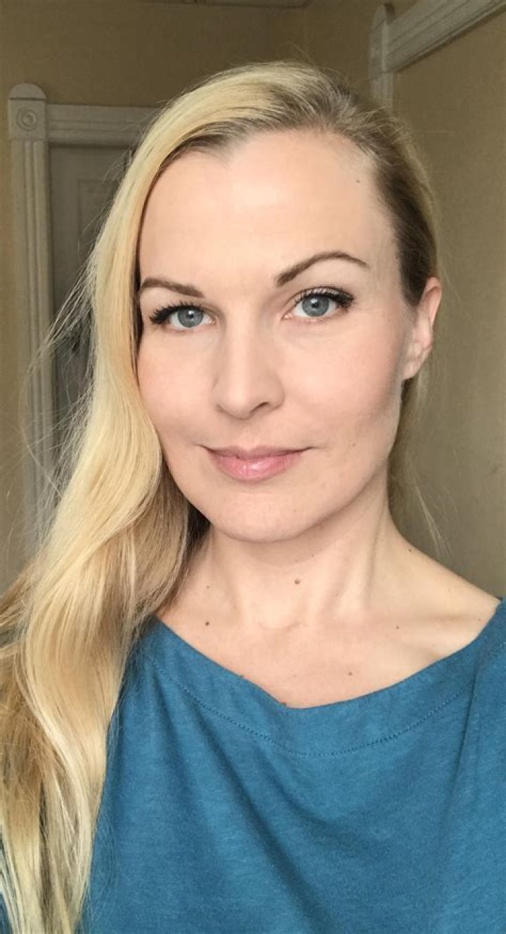 Breaking Up: 19-Year-Old Blonde Girlfriend Dumps 22-Year-Old Model