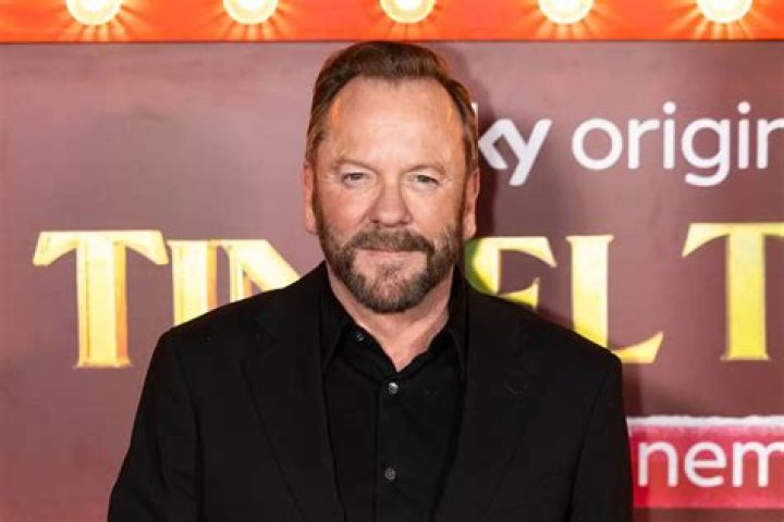 Discover The Unbelievable Net Worth Of Kiefer Sutherland Today!