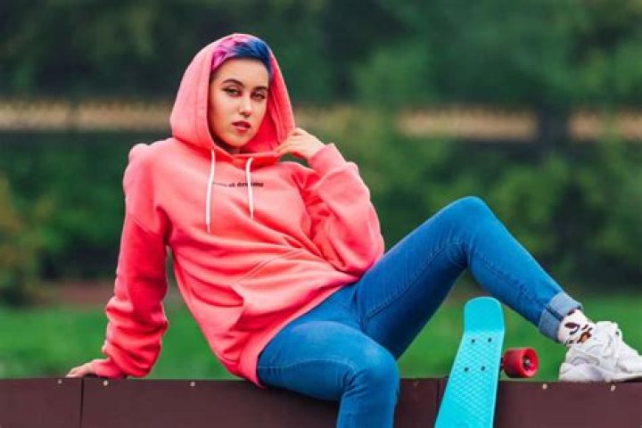 Do Men Find Tomboyish Women Attractive?