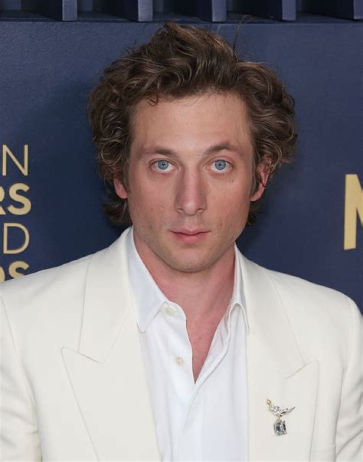 Is Jeremy Allen White's Height Above Average? Discover The Actor's Stature