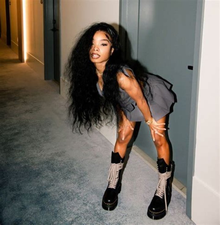 What Is The Towering Height Of Lola Brooke?